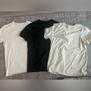 LULULEMON (3 Pack!) Men’s Fundamental Tee Size Men’s Large (beige, black, tan)